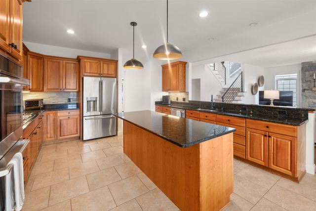 62 Crispin Drive, South Burlington, VT 05403