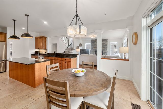62 Crispin Drive, South Burlington, VT 05403