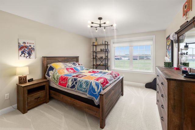 62 Crispin Drive, South Burlington, VT 05403