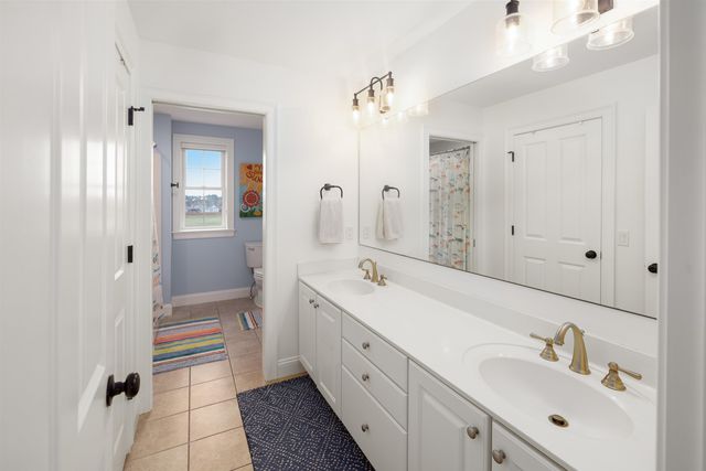 62 Crispin Drive, South Burlington, VT 05403