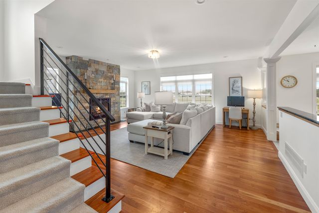 62 Crispin Drive, South Burlington, VT 05403
