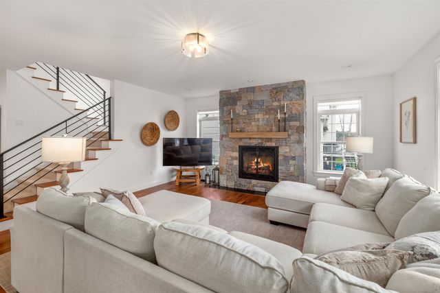 62 Crispin Drive, South Burlington, VT 05403
