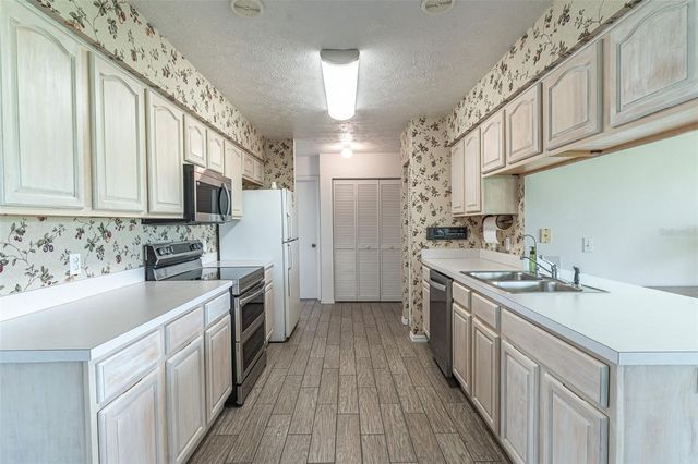 2260 GRAND CYPRESS DRIVE, Lakeland, FL 33810