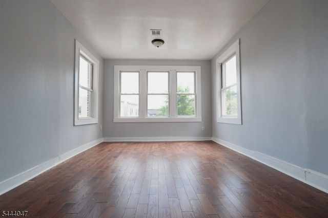 48 Salem St, Newark City, NJ 07106