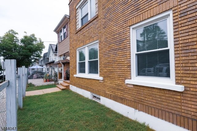 48 Salem St, Newark City, NJ 07106