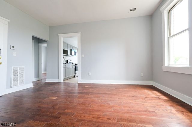 48 Salem St, Newark City, NJ 07106