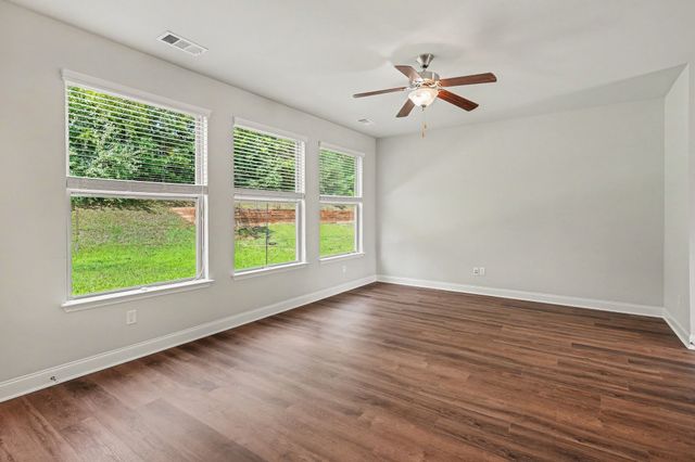 1034 Keeneland Dr, Spring Hill, TN 37174