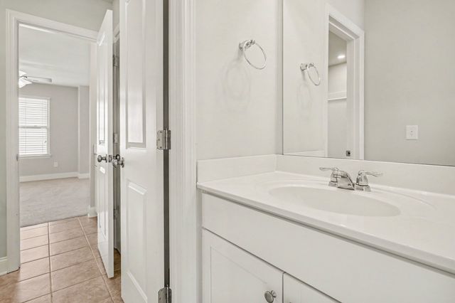 1034 Keeneland Dr, Spring Hill, TN 37174