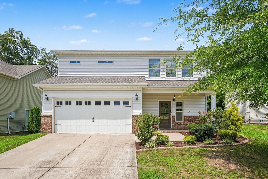 1034 Keeneland Dr, Spring Hill, TN 37174