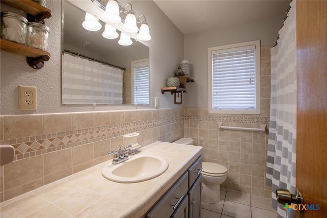 103 Canterbury Lane, Victoria, TX 77904