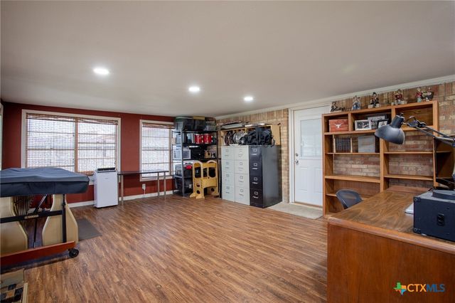 103 Canterbury Lane, Victoria, TX 77904