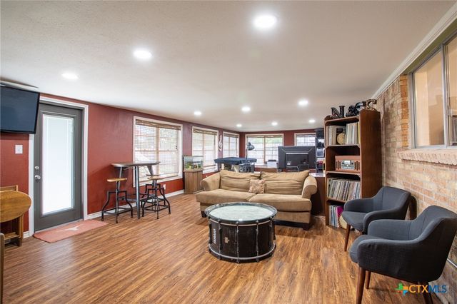 103 Canterbury Lane, Victoria, TX 77904