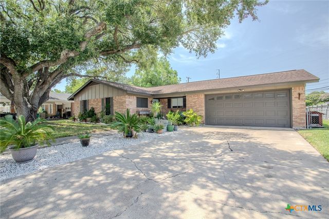 103 Canterbury Lane, Victoria, TX 77904