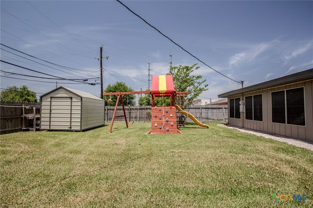 103 Canterbury Lane, Victoria, TX 77904