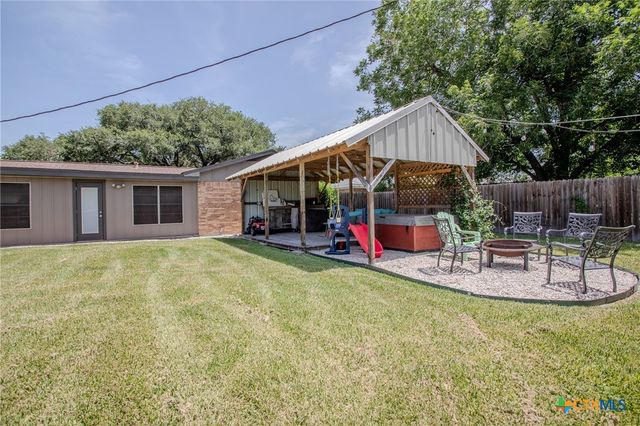 103 Canterbury Lane, Victoria, TX 77904