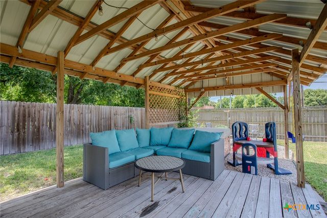 103 Canterbury Lane, Victoria, TX 77904