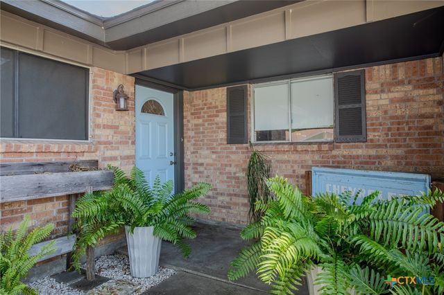 103 Canterbury Lane, Victoria, TX 77904