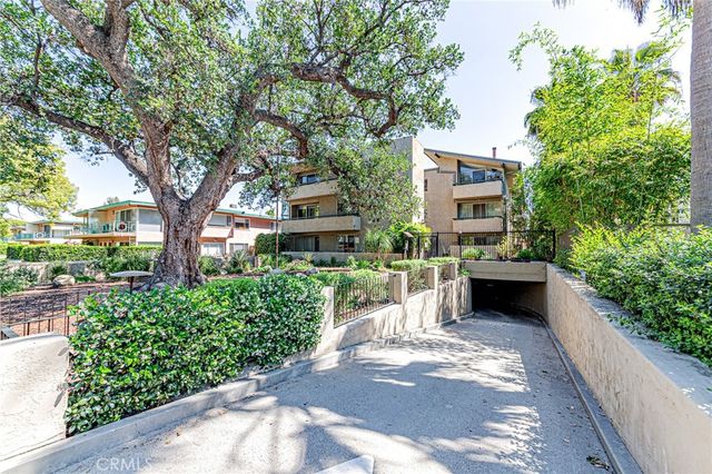 960 SAN PASQUAL Street, Pasadena, CA 91106