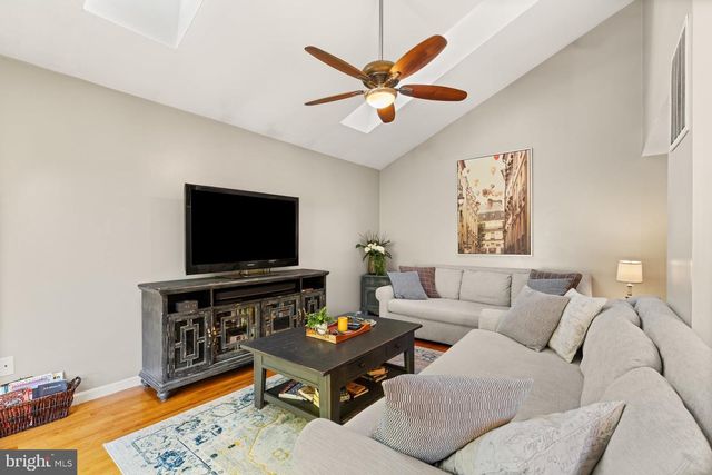 804 MAIDSTONE RD, Harrisburg, PA 17111