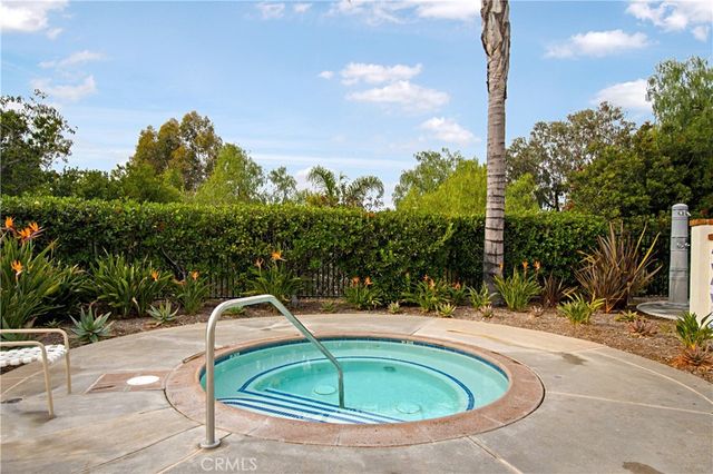 6004 Paseo Salinero, Carlsbad, CA 92009