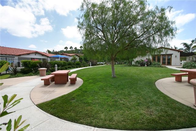 6004 Paseo Salinero, Carlsbad, CA 92009