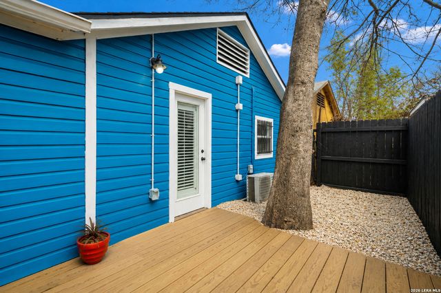 306 WALTON AVE, San Antonio, TX 78225