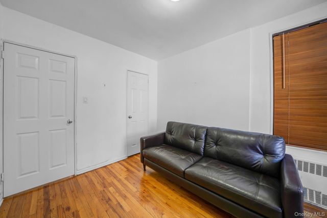 83-85 Woodhaven Boulevard 3L, Woodhaven, NY 11421