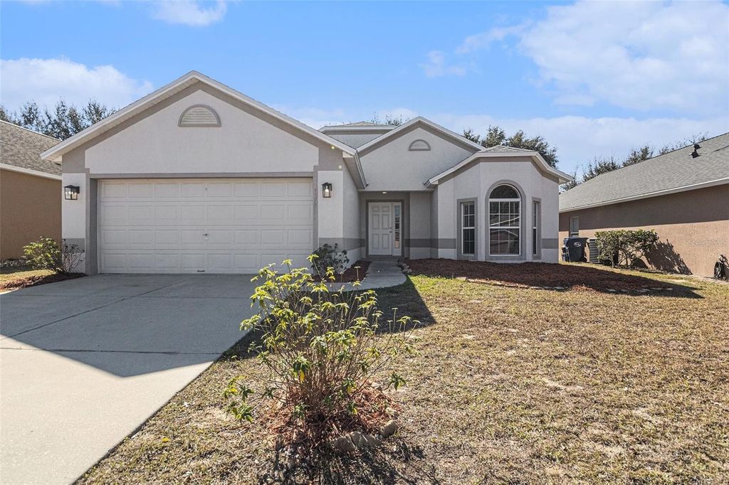 Image 1 of property listing at 1072 BLUEGRASS DRIVE, Groveland, FL 34736