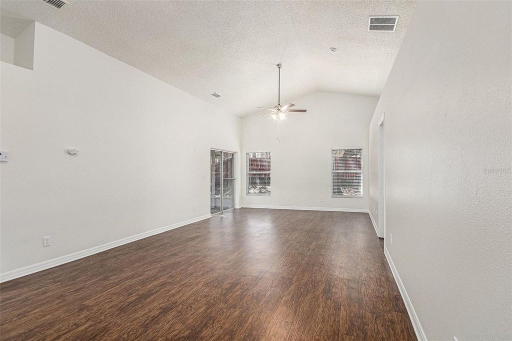 Image 5 of property listing at 1072 BLUEGRASS DRIVE, Groveland, FL 34736