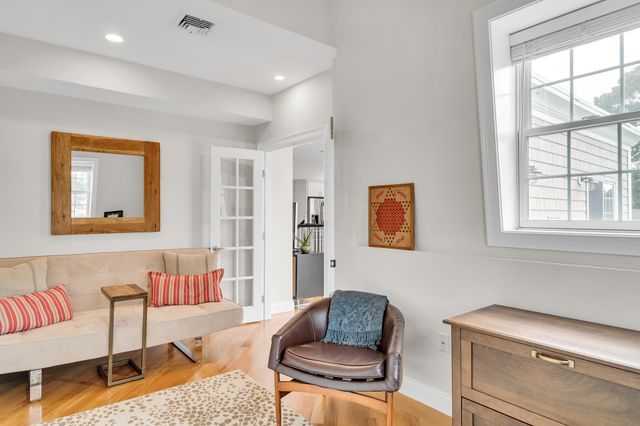 572 Freeport 303, Boston, MA 02122