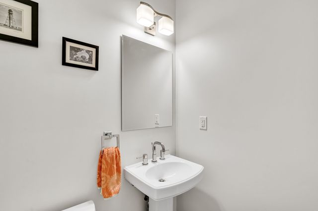 572 Freeport 303, Boston, MA 02122