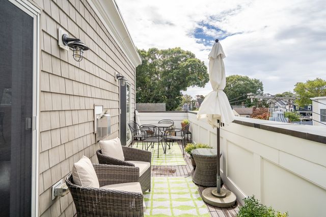 572 Freeport 303, Boston, MA 02122