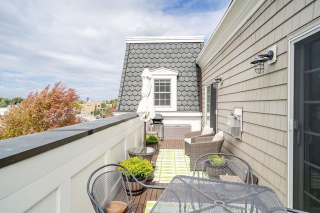 572 Freeport 303, Boston, MA 02122