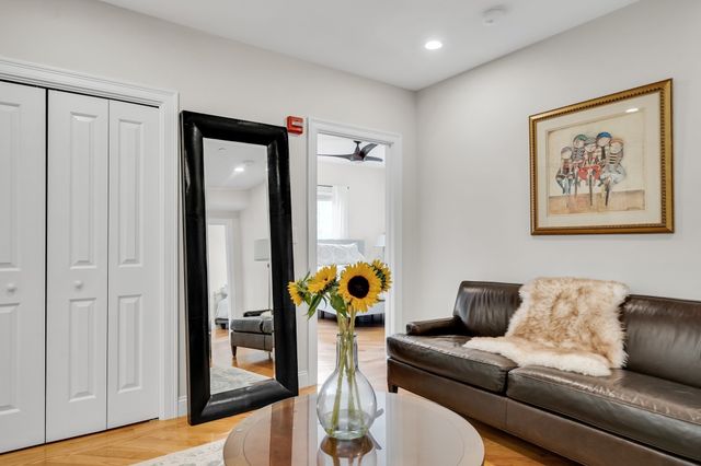 572 Freeport 303, Boston, MA 02122