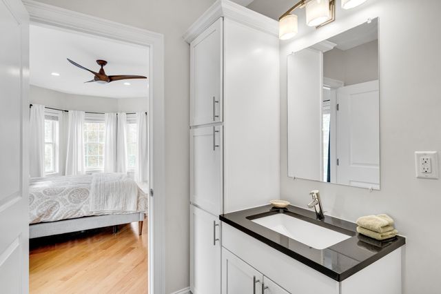 572 Freeport 303, Boston, MA 02122