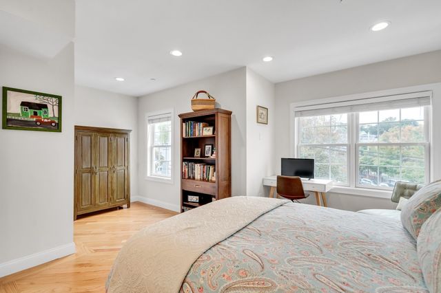 572 Freeport 303, Boston, MA 02122