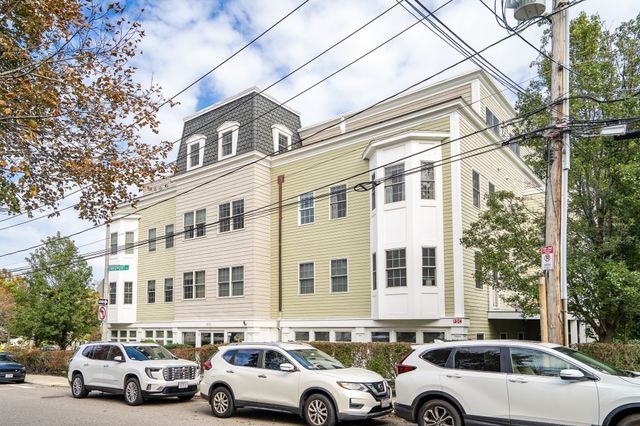 572 Freeport 303, Boston, MA 02122