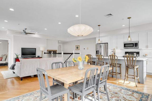 572 Freeport 303, Boston, MA 02122