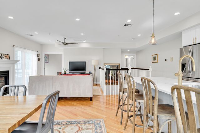 572 Freeport 303, Boston, MA 02122