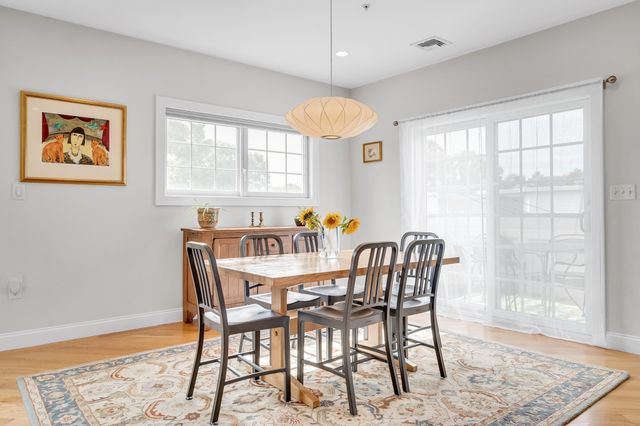572 Freeport 303, Boston, MA 02122