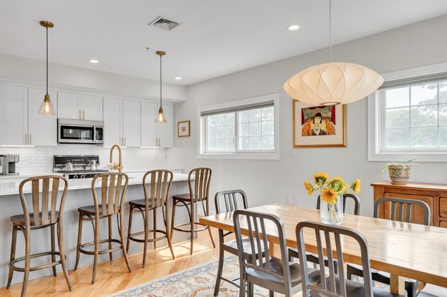 572 Freeport 303, Boston, MA 02122