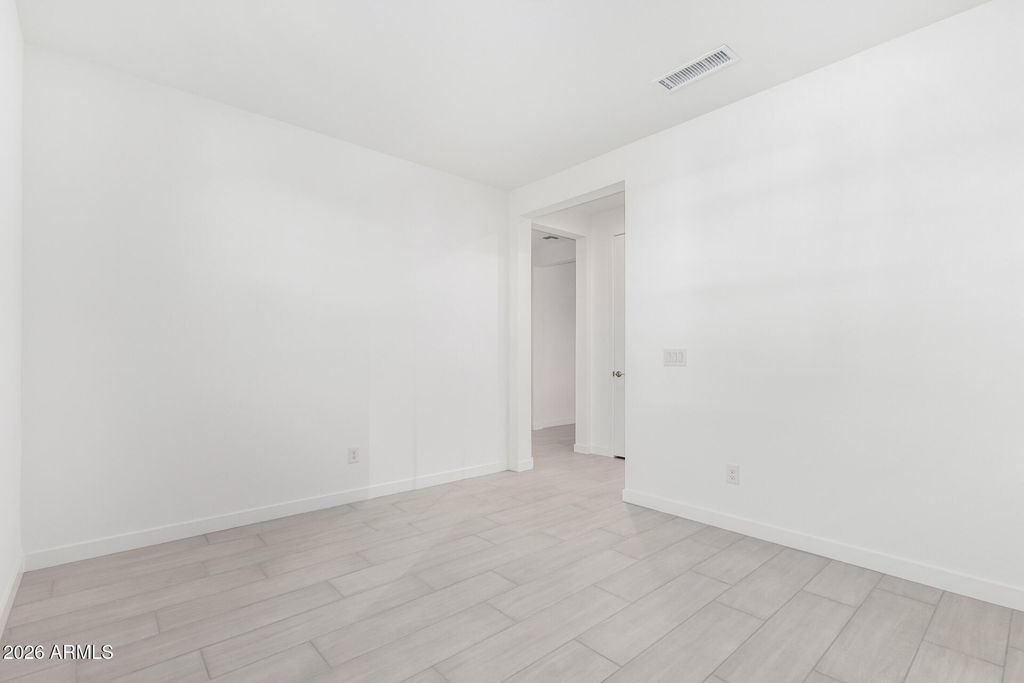 Image 16 of property listing at 5447 W MANZANITA Drive, Glendale, AZ 85302