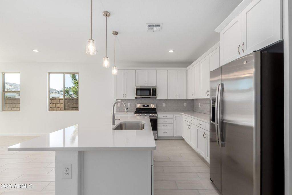 Image 2 of property listing at 5447 W MANZANITA Drive, Glendale, AZ 85302