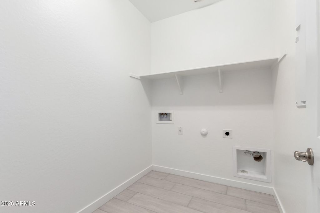 Image 23 of property listing at 5447 W MANZANITA Drive, Glendale, AZ 85302