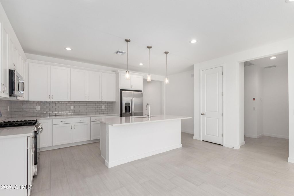 Image 3 of property listing at 5447 W MANZANITA Drive, Glendale, AZ 85302