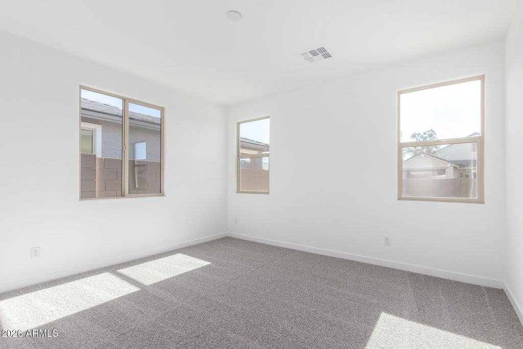 Image 7 of property listing at 5447 W MANZANITA Drive, Glendale, AZ 85302