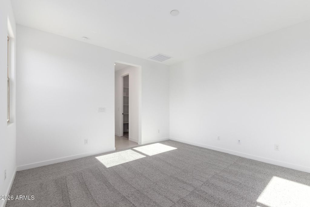 Image 9 of property listing at 5447 W MANZANITA Drive, Glendale, AZ 85302