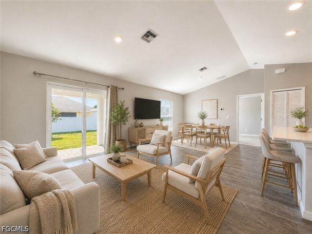 2728 NE 5th PL, Cape Coral, FL 33909