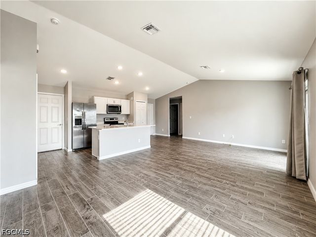 2728 NE 5th PL, Cape Coral, FL 33909