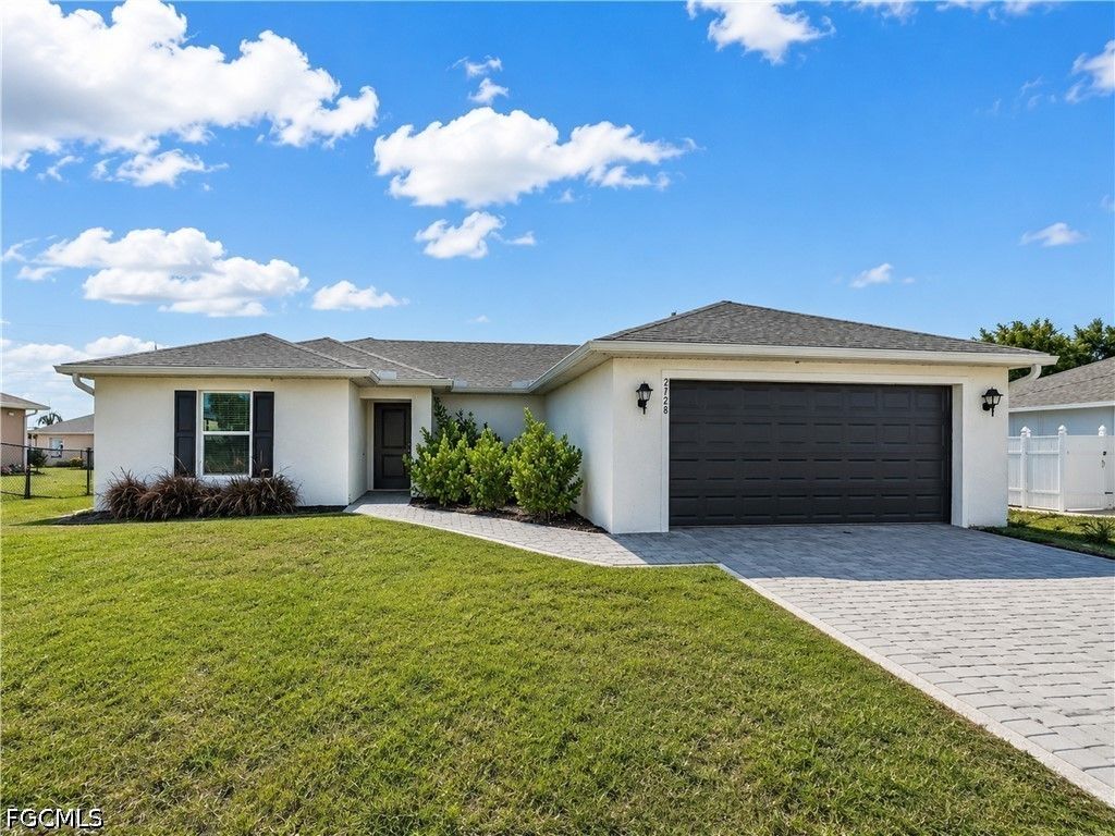 2728 NE 5th PL, Cape Coral, FL 33909